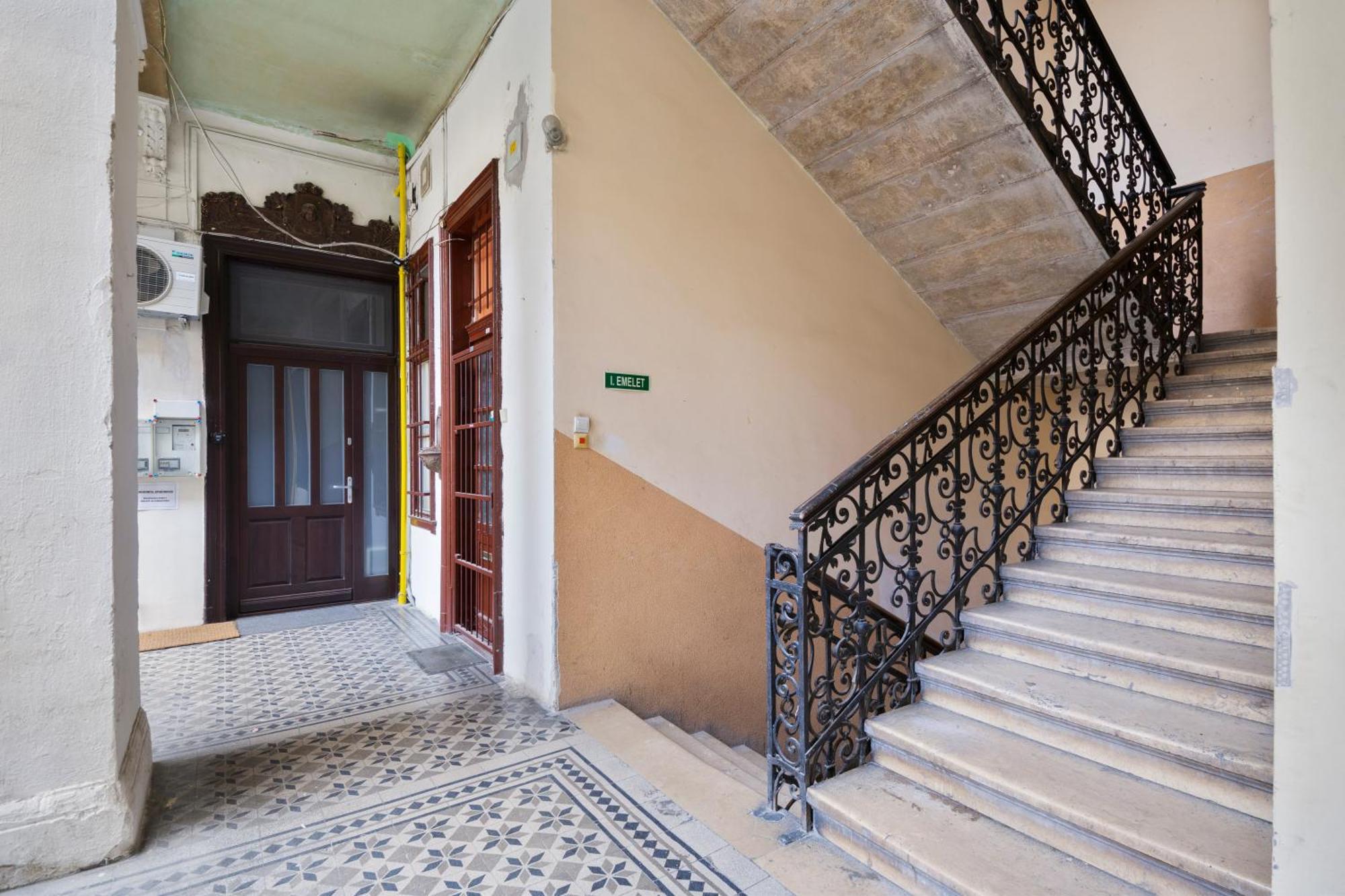 Colourful Apartments In The Party District بودابست المظهر الخارجي الصورة