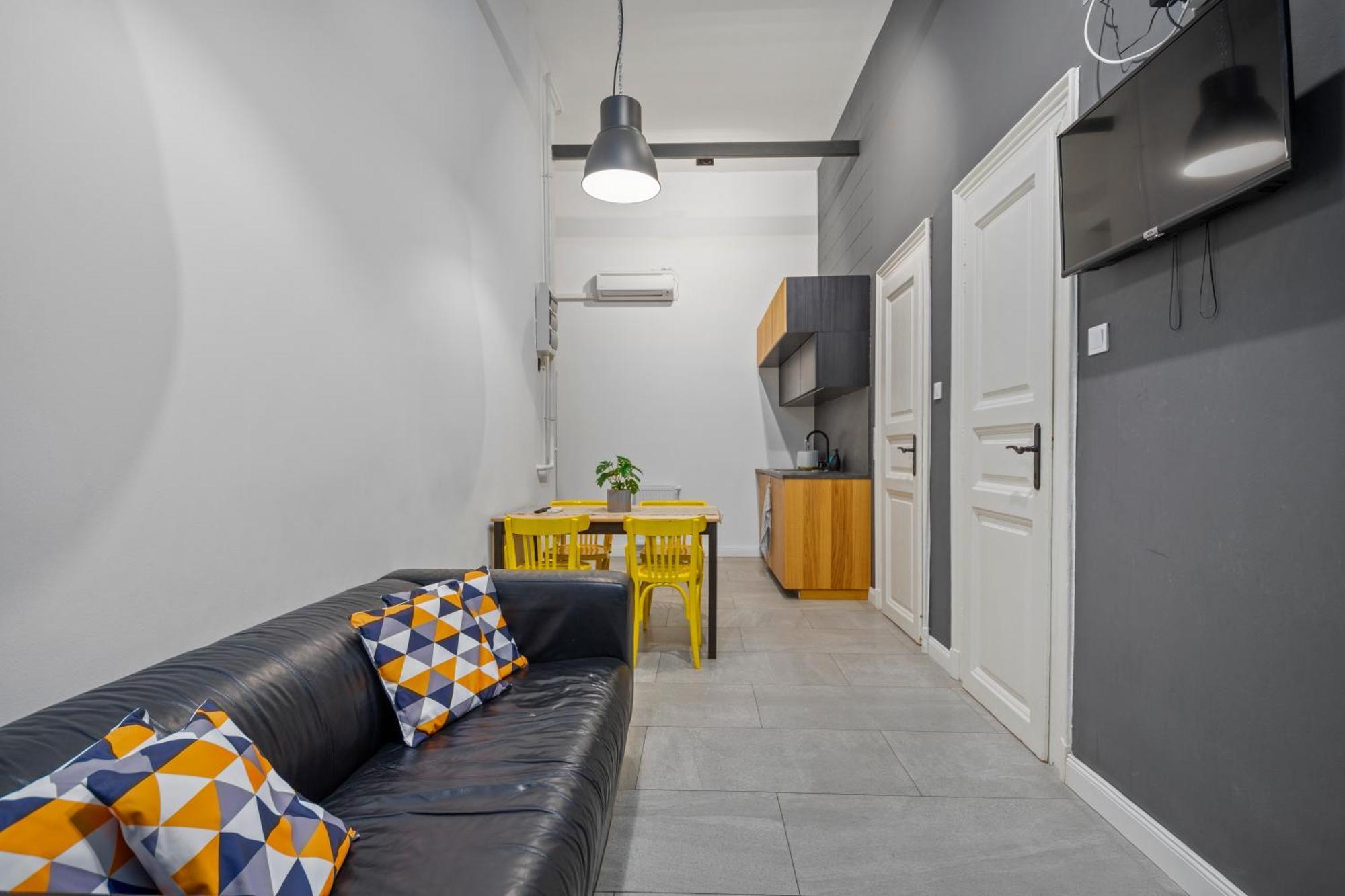 Colourful Apartments In The Party District بودابست المظهر الخارجي الصورة