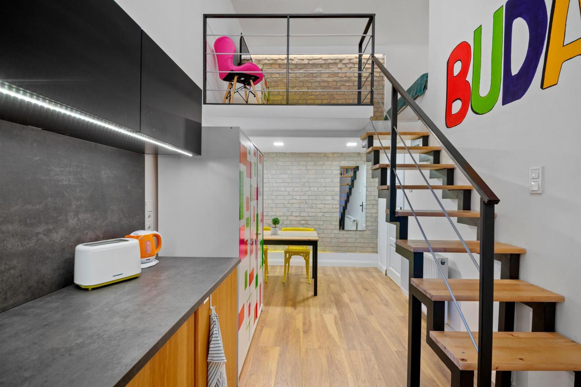 Colourful Apartments In The Party District بودابست المظهر الخارجي الصورة